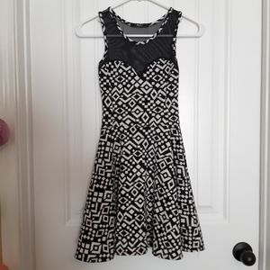Papaya Patterned Fit and Flare Dress Size S
